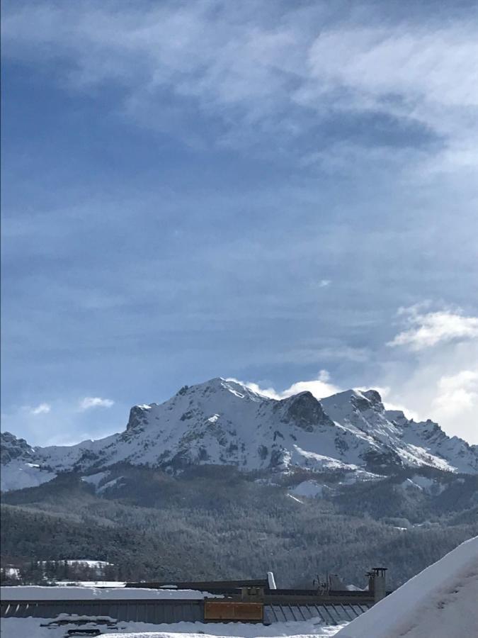 Chez Lizon Hostel Barcelonnette Bagian luar foto
