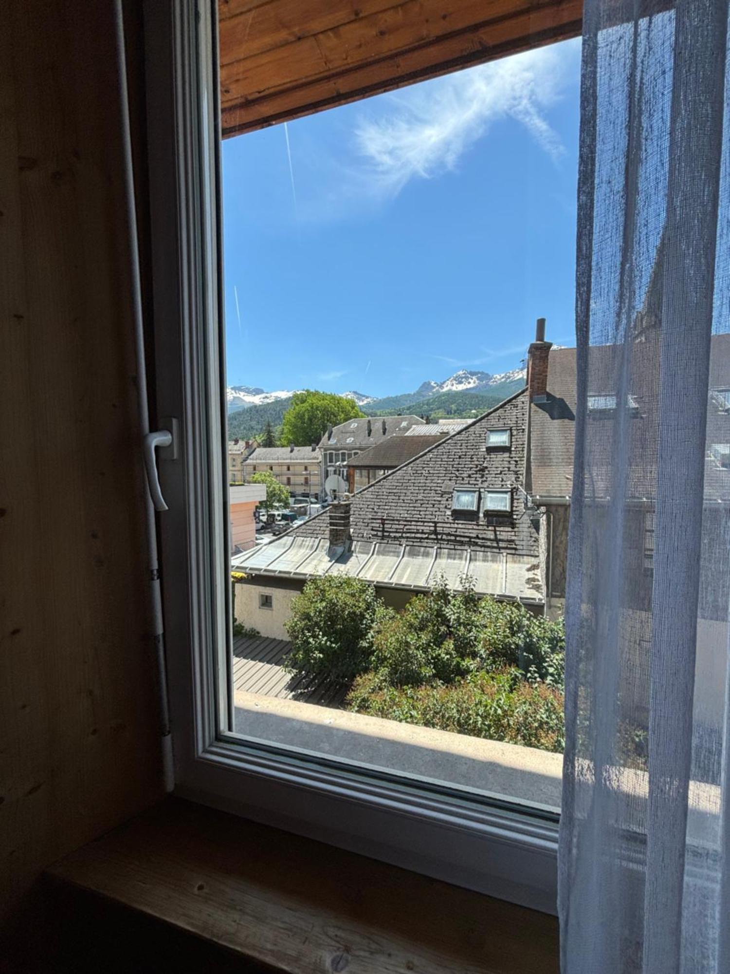Chez Lizon Hostel Barcelonnette Bagian luar foto